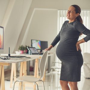 Backache at the end of pregnancy